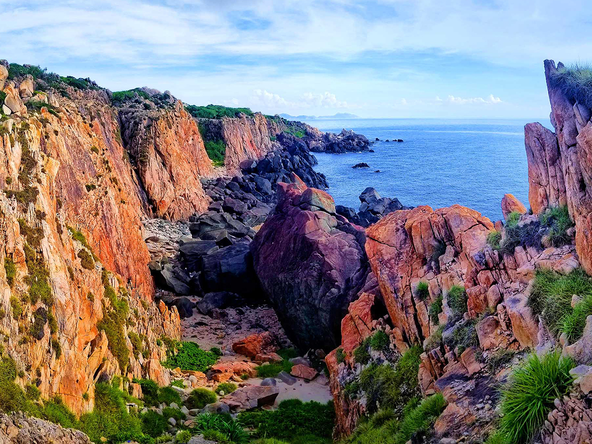 Bãi đá thảo nguyên Cù Lao Xanh